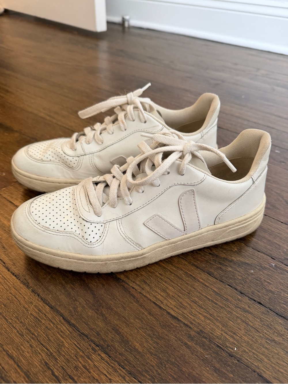 Veja Low-Top Sneakers in Cream